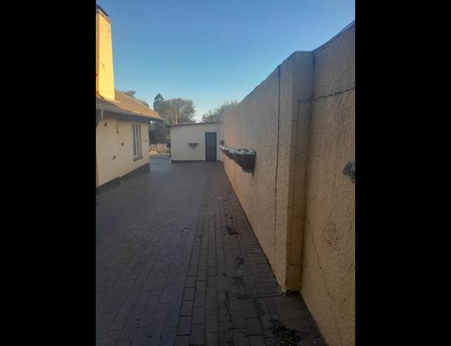 4 BEDROOM HOUSE FOR SALE IN LAMBTON